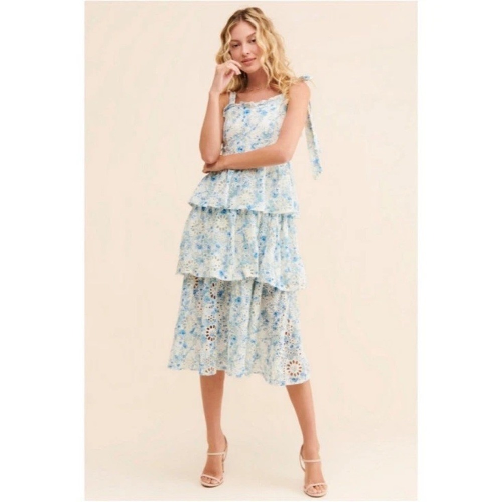 En Saison Size‎ Small Claire Blue& White eyelet tiered ruffle Floral Midi dress